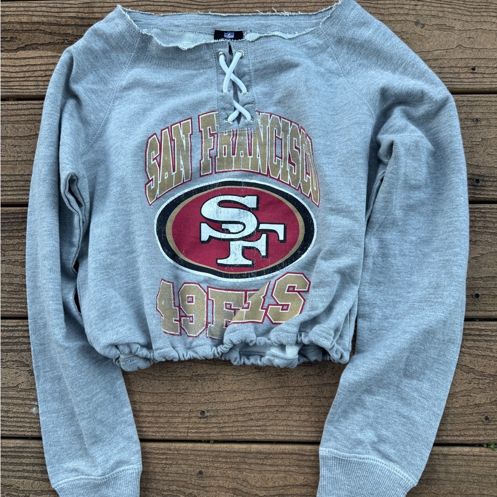 Gray San Francisco 49ers Women's cropped Sweatshirt medium